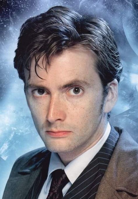 The Tenth Doctor (aww, look at his freckles) David Tennant Harry Potter, The Tenth Doctor, Doctor Who Funny, Doctor Who 2005, David Tennant Doctor Who, Rory Williams, 13th Doctor, Tv Doctors, Donna Noble