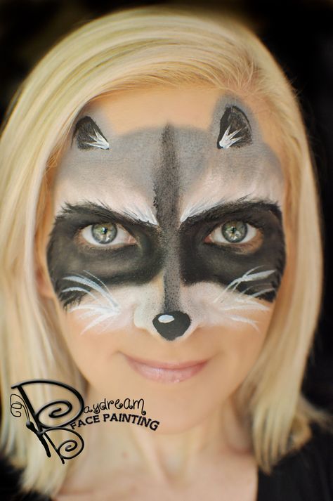 Fun & simple raccoon mask - by Amanda Moody, Daydream Face Painting Racoon Makeup, Raccoon Makeup, Raccoon Mask, Carnaval Make-up, Raccoon Costume, Animal Face Paintings, Face Painting Easy, Kids Face Paint, Halloween Makeup Tutorial