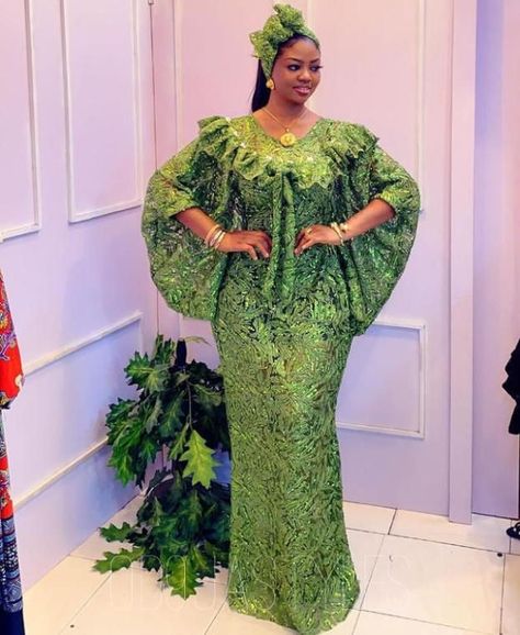 Nigerian Lace Styles, African Lace Styles, Ankara Dress Styles, Lace Dress Design, African Fashion Designers, Lace Gown Styles, African Dresses Modern, Afrikaanse Mode, Lace Dress Styles