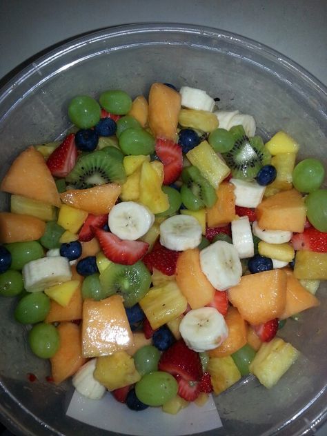 Fresh fruit salad, yum! Friendship Fruit Salad, Mojito Strawberry, Pancake Toppings, Pancake Breakfast, Fresh Fruit Salad, Homemade Syrup, Fast Healthy Meals, Breakfast Pancakes, Aerial Yoga