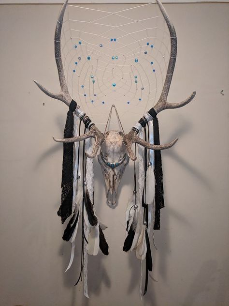 DIY Deer Skull | Dream Catcher | Feather | Indian | Rustic | Decor | The Recovering Mother Diy Deer Skull, Antler Dreamcatcher, Skull Dream Catcher, Antler Dream Catcher, Deer Antler Crafts, Dreamcatcher Diy, Antler Crafts, Feather Diy, Diy Tumblr