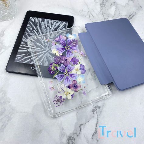 These handmade Kindle cases are made by real pressed flowers, real fruits, high quality clear Kindle case and high quality resin. You can buy any pattern in our store. I'll try to do the same pattern as the photo, but allow for some small differences please. Because the color and shape of flowers may be different in seasons. I'll do it beautifully for you, but allow some differences please. Because the goods are all made of resin, there may be slight spills, please for give me. ~Product descript Wake Wake, Kindle Aesthetic, Kindle Cases, Flowers Real, Kindle Oasis, Kindle Case, Kindle Paperwhite, Selling Products, E Reader