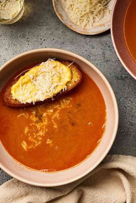 Anthony Bourdain's flavorful fish soup is garnished with toasts slathered with garlicky rouille and topped with grated cheese. Anthony Bourdain Recipes, French Fish Soup, Gourmet Soups, French Seaside, Warm Soup Recipes, Gourmet Soup, Cold Weather Comfort Food, Soups Stews Chilis, Fish Soup