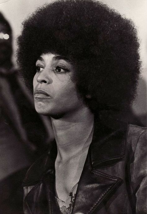 10 Black Women's Rights Activists Who Have Changed The Face ... Women Rights, Angela Davis, Black Panther Party, Afro Hair, Power To The People, American Woman, High Society, African American History, Black Power