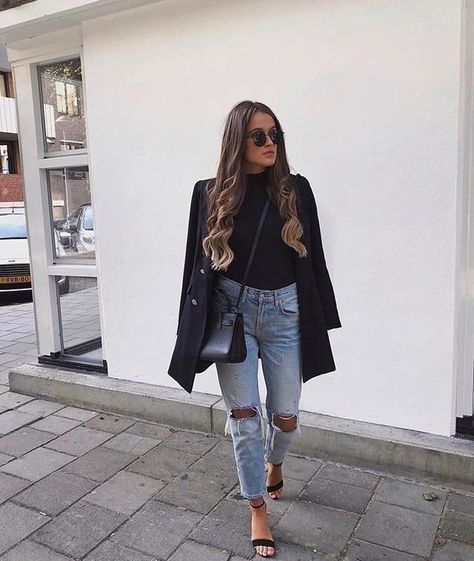 Ripped Jeans Blazer Outfit, Ripped Knee Jeans Outfit, Day Drinking Outfit Spring, Casual Drinks Outfit Night, Drinks Outfit Evening, Casual Drinks Outfit, Pub Outfit, Drinking Outfit, Blazer Ootd