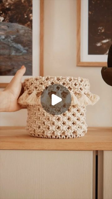 How To Do Macrame, Macrame Videos, Macrame Basket, Macrame Plant Hanger Tutorial, Scandi Boho, Single Moms, Rope Crafts Diy, Diy Basket, Rope Crafts