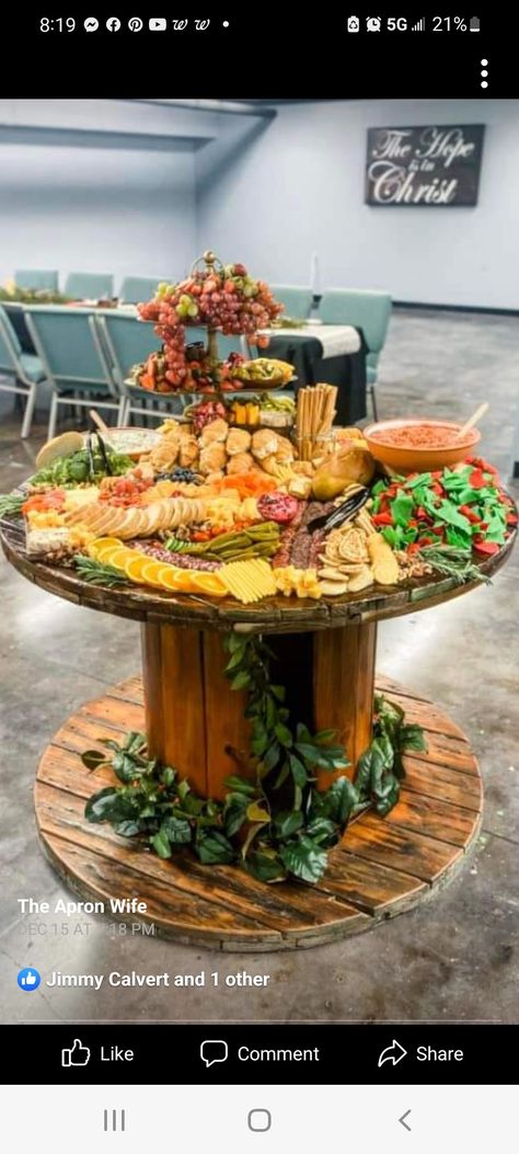 Charcuterie Round Table, Round Grazing Table Ideas, Round Table Charcuterie Display, Round Charcuterie Table, Round Grazing Table, Charcuterie Board Centerpiece Wedding, 50th Birthday Party Food, Egg Salad Pasta, Wedding Snack Bar