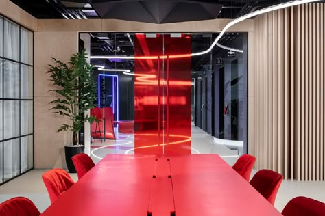 Red Reception, Supreme Store, Vr Room, Red Branding, Red Restaurant, Ceo Office, Red Office, Barbershop Design, Office Fit Out