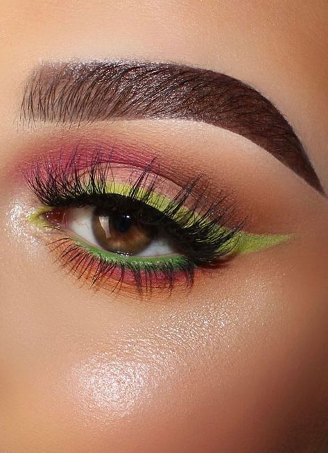 Gorgeous Makeup Trends To Be Wearing in 2021 : Bright Blue Eye Makeup Green And Pink Makeup Ideas, Pink Green Makeup, Green And Pink Makeup Looks, Pink And Green Smokey Eye, Green Pink Eyeshadow Looks, Pink And Green Eye Makeup, Pink And Green Makeup Looks, Green And Purple Makeup, Pink And Green Eyeshadow Looks Indian