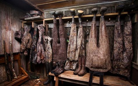 Hunting Gear Closet, Duck Hunting Man Cave, Hunting Garage, Hunting Closet, Hunting Gear Storage, Hunting Room Ideas, Hunting Room Design, Hunting Organization, Hunting Storage