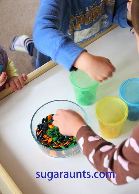 Color Sorting with Dyed Pumpkin Seeds Fun Activities For Preschoolers, Pumpkin Unit, Sensory Exploration, Simple Activities, Turkey Crafts, Children Activities, Pediatric Therapy, Autumn Activities For Kids, Toddler Development