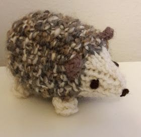 Knitted Hedgehog Pattern Free, Knitted Hedgehog, Hedgehog Pattern, Animal Knitting, Crochet Animal Hats, Crochet Newborn Hat, Baby Cardigan Knitting Pattern Free, Postage Stamp Quilt, Fabric Work