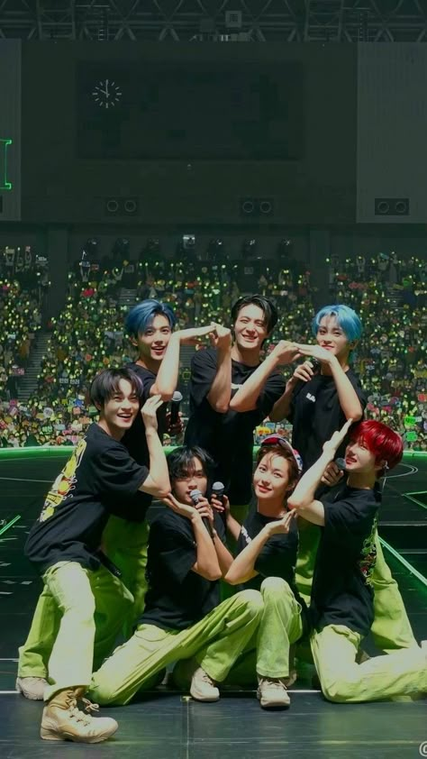 Nct Dream Group Photo Ot7, Nct Dream Collage, Nct Dream Group Photo, Nct Dream Tds2, Nct Dream Concert, Nct Dream Istj, Nct Dream Wallpaper, Iphone Wallpaper Vintage Hipster, Yo Dream