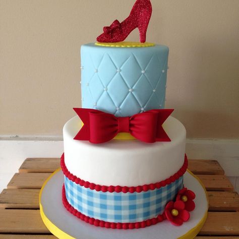 Wizard Of Oz Cake, Wizard Of Oz Decor, Ruby Slipper, Quinceanera Cakes, 6th Birthday Parties, Cake Decor, Blue Gingham, Fondant Cakes, Creative Cakes