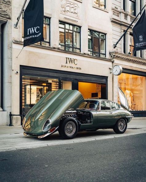 Classic Car Voyage on Instagram: "Jaguar E-Type in California Sage Green restored by @helmartomotiv 📸 Images by @tfjj #DriveVintage #jaguar #jag #etype #jaguaretype" Jaguar Type, Jaguar (cars), British Sports Cars, Jaguar Xk, Jaguar Car, Jaguar E, Vintage Classics, Jaguar E Type, Classy Cars