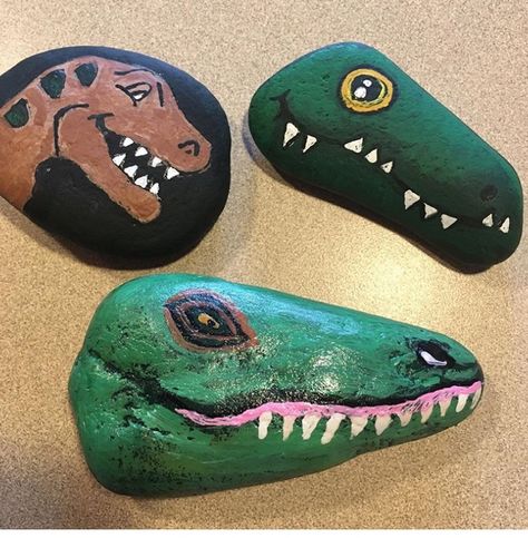 Dino Rock Painting, Dinosaur Painted Rocks Ideas, Rock Painting Ideas Dinosaur, Dinosaur Mandala, Dinosaur Rocks, Dinosaur Egg Rock Painting, Painted Rocks Dinosaur, Dinosaur Rock, Stone Painting Cactus Rock Art