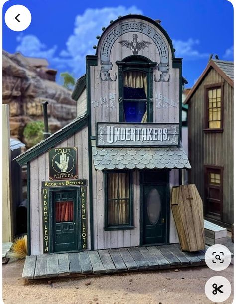 Old Western Towns Wild West, Saloon Designs, Western Vbs, Scale Model Architecture, Old Western Towns, Old West Town, Building A Pole Barn, Train Kit, Planet Coaster