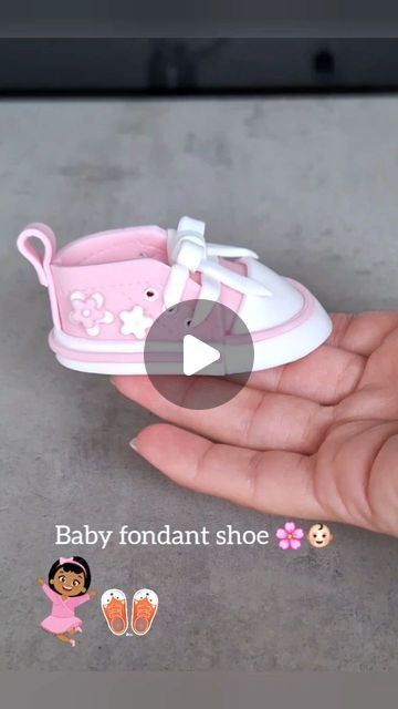 Fondant Shoe Tutorial, Shoes Template, Fondant Baby Shoes, Baby Shoes Tutorial, Shoe Template, Shoe Cake, Cake Templates, Fondant Baby, Baby Shoes Pattern