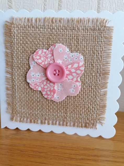 Felt Cards, Fabric Note Cards, Vintage Buttons Crafts, Embroidery Pictures, Happy Birthday Cards Diy, Stitched Cards, Mini Embroidery, Valentine Embroidery, Applique Ideas