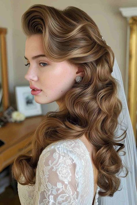 Roaring 20s Long Hairstyles, Long Curled Wedding Hair, Vintage Curls Long Hair, 60s Curls, 1950s Wedding Hair, Easy Down Hairstyles, Bride's Hairstyle, Curled Wedding Hair, Hollywood Curls