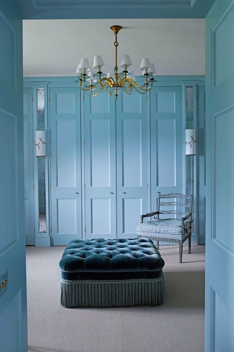 Slaap Lekker, Traditional Interior Design, Wardrobe Doors, White Rooms, Blue Rooms, Dressing Room Design, Transitional Decor, Built In Wardrobe, Closet Design