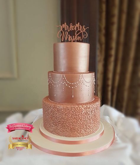 Bolos Rose Gold, Simple Rose Gold Cake Ideas, Rose Gold Cakes, Bolo Rose Gold, Sweet 15 Cakes, Rose Gold Wedding Cake, Graduation Party Desserts, Sweet Sixteen Cakes, Rose Gold Wedding Decor