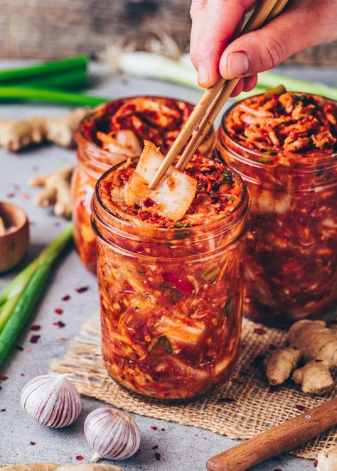 Learn how to make Homemade Vegan Kimchi with this quick and easy recipe + simple fermentation guide - It's spicy, flavorful and a healthy Korean side dish! Vegan Kimchi Recipe, Spicy Kimchi, Vegan Kimchi, Fermented Kimchi, Korean Side Dishes, Fermented Cabbage, Kimchi Recipe, Recipe Simple, How To Make Homemade