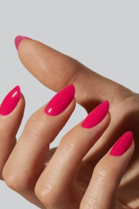 2024's Top Summer Short Almond Nails: Cute Designs, Colors & Simple Shapes Rosa Barbie, Emerald Nails, Short Almond Nails, Summer Nail Designs, Hot Pink Nails, Summer Toe Nails, Spring Nail Colors, Vibrant Nails, Pink Nail Designs