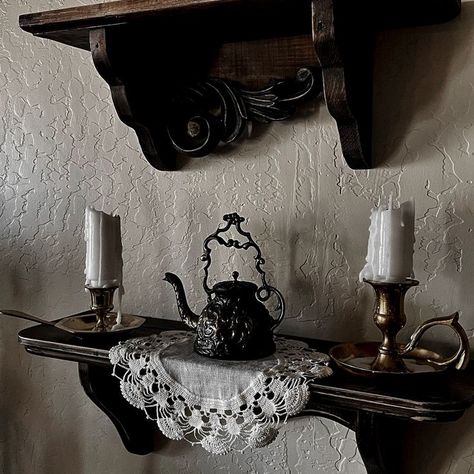 Southern Gothic Decor, Olivia Rodrigo Conan Gray, Southern Gothic Aesthetic, Gothic Farmhouse, Dark Academia Vibes, Aesthetic Image, Cottagecore Home, Dark Academia Decor, Looking For Alaska