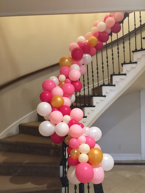 Decoration Stairs, Friendsgiving Decorations, 21st Bday Ideas, Bridal Shower Balloons, Baby Shower Deco, Moon Baby Shower, Boy Baby Shower Themes, Balloon Centerpieces, Balloon Decor