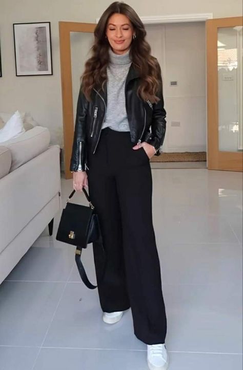 Wide Leg Trousers Outfit, Black Pants Outfit, Wide Leg Pants Outfit, Winter Pants Outfit, Pants Outfit Casual, Business Casual Outfits For Work, Leather Jacket Outfits, Casual Chic Outfit, Casual Work Outfits