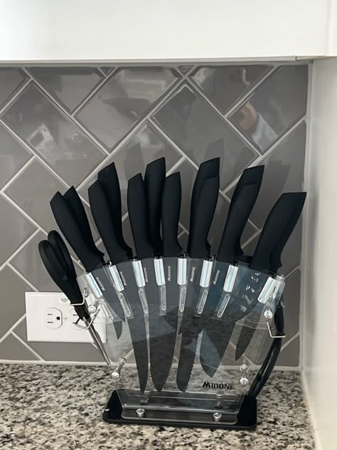 Black Knives Set with Acrylic Holder Black Home Aesthetic, Black Apartment Aesthetic, Black Kitchen Decor, Kitchen Knife Set, First Apartment Decorating, House Essentials, Dream Apartment Decor, Future Apartment Decor, Apartment Essentials