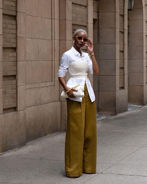 Dress Pants And Flats Outfit, Monochromatic Pastel Outfit, Palazzo Pant Work Outfit, Pants Dressy Outfit Classy, Casual Award Ceremony Outfit, Formal Artsy Outfit, Outfit Ideas Office Business Casual Work, Sleek Fashion Classy, Tan Suit Outfits Women