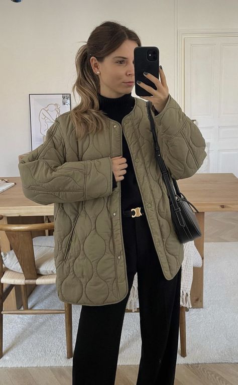 Long Quilted Jacket Outfit, Khaki Quilted Jacket Outfit, Quilted Green Jacket Outfit, Brown Quilted Jacket Outfit, Khaki Jacket Outfit Women, Quilted Jacket Outfit Women, Jacket Outfit Women Winter, Winter Vest Outfits For Women, Green Quilted Jacket Outfit