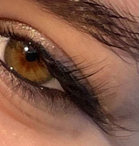 Hazel Eyes Aesthetic, Different Color Eyes, Flower Paint, Butterfly Eyes, Beautiful Eyes Color, Color Eyes, Celebrity Casual Outfits, Gorgeous Eyes, Hazel Eyes