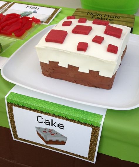 Minecraft party ideas, activities, and printables for my son's epic party that was prepared in just one day -- includes ALL the printables we used! | JenuineMom.com Minecraft Dungeons Birthday Party, Minecraft Party Activities, Minecraft Birthday Decorations, Minecraft Party Games, Pastel Minecraft, Minecraft Party Food, Diy Minecraft Birthday Party, Minecraft Bday, Minecraft Party Decorations