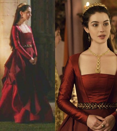 Mary in red gown. Reign Red Dress, Reign Fashion, Reign Dresses, Mary Stuart, Adelaide Kane, Klaus Mikaelson, Mystic Falls, The Lamb, Medieval Dress