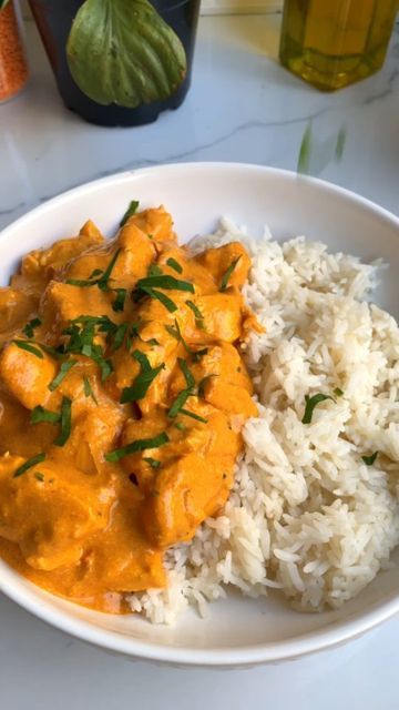 Butter Chicken Aesthetic, Aesthetic Dinner Food, Pork Loin Cooking Time, Butter Chicken With Rice, Butter Chicken And Rice, Sauced Up Foods, One Pan Chicken Dinner, Plain Food, Creamy Butter Chicken