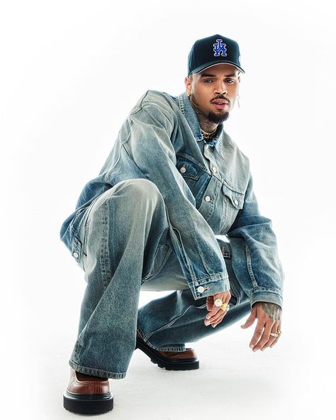 BROWN (@chrisbrownofficial) • Instagram photos and videos Chris Brown Photos, Chris Brown Photoshoot, Chris Brown And Rihanna, Chris Brown Outfits, Chris Brown Style, Chris Brown Wallpaper, Chris Brown X, Chris Brown Pictures, Brown Image