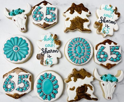 Country Cookies Ideas, Western Cake For Woman, Western Birthday Cookies Decorated, Cowhide Party Decor, Western Chic Birthday Cake, Aztec Cookies Decorated, Teal Western Birthday Party Ideas, Turquoise Cowgirl Party, Western Sweet 16 Cakes