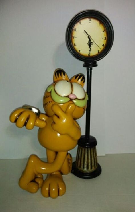 Garfield Merch, Garfield Collection, Garfield Stuff, Garfield 2, Funky Bedroom, Fat Orange Cat, Garfield Images, Garfield Cartoon, Vintage Garfield