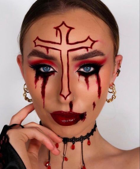 Good Halloween Makeup, Drip Makeup, Skull Makeup Look, Devil Makeup Halloween, Half Skull Makeup, Simple Halloween Makeup, Spooky Halloween Makeup, Vampire Makeup Looks, Maquillage Halloween Simple