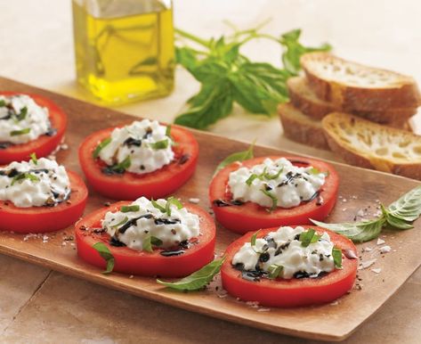 Cottage Cheese Caprese Recipe with Cottage Cheese - Daisy Brand Protein Packed Recipes, Toast Hawaii, Italian Tomatoes, Daisy Brand, Caprese Recipes, Toast Ideas, Herb Cheese, Cottage Cheese Recipes, Egg Salad Recipe