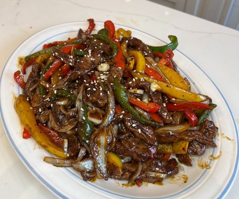 Pepper Beef Recipe, Black Pepper Beef Stir Fry, Pepper Beef Stir Fry, Beef And Cabbage Stir Fry, Beef Stir Fry Recipe, Chicken Pulao Recipe, Easy Beef Stir Fry, Striploin Steak, Black Pepper Beef