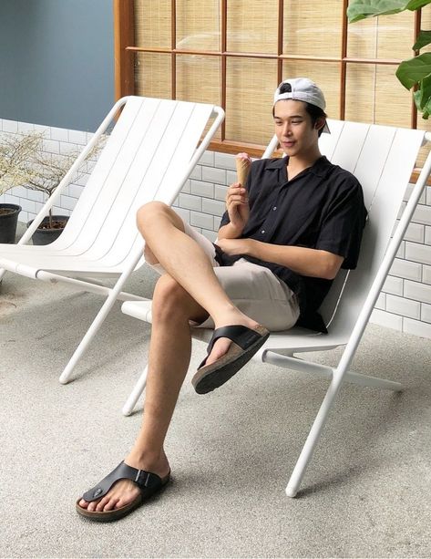 Sandal Photoshoot, Birkenstock Style, Birkenstock Men, Beach Inspo, Baby Summer, Men Photoshoot, Hipster Mens Fashion, Birkenstock Sandals, Photography Poses For Men