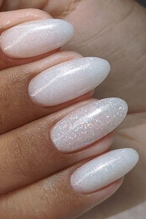 Winter White Nails, White Sparkly Nails, Of White Nails, White Sparkle Nails, White Winter Nails, White Nail Ideas, Snow Nails, White Glitter Nails, Velvet Nails