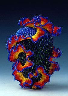 Beaded Sculpture Art, 3d Seed Bead, Beaded Sculpture, Beaded Vase, Hyperbolic Crochet, Bead Sculpture, Beaded Objects, Beaded Stuff, Ruffle Beading