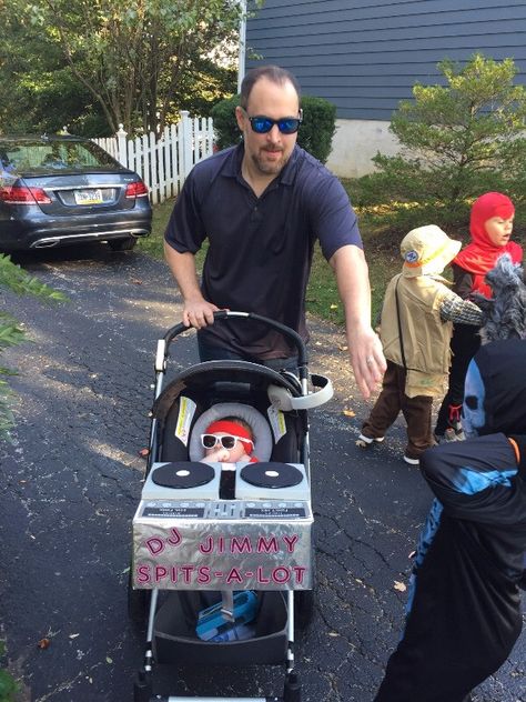 Stroller costume Halloween Costumes With Baby, Stroller Halloween Costumes, Costumes With Baby, Family Halloween Costumes With Baby, Baby Ewok Costume, Stroller Costume, Costume Family, First Halloween Costumes