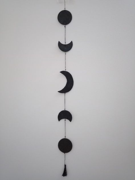 Diy Moon Phases Wall Hangings, Moon Wall Hanging Diy, Diy Ideas Aesthetic, Moon Wall Hanging, Hanging Crafts, Hanging Diy, Wall Hanging Crafts, Wall Hanging Diy, Wall Hanging Decor