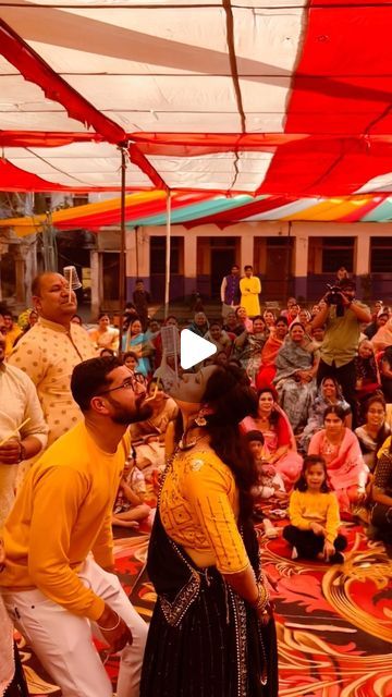 Games For Haldi Function, Wedding Couple Games, Haldi Games Ideas, Couple Games Ideas Parties Fun, Haldi Games, Game For Couples, Couple Games Ideas, Couple Game, Couple Games Ideas Parties